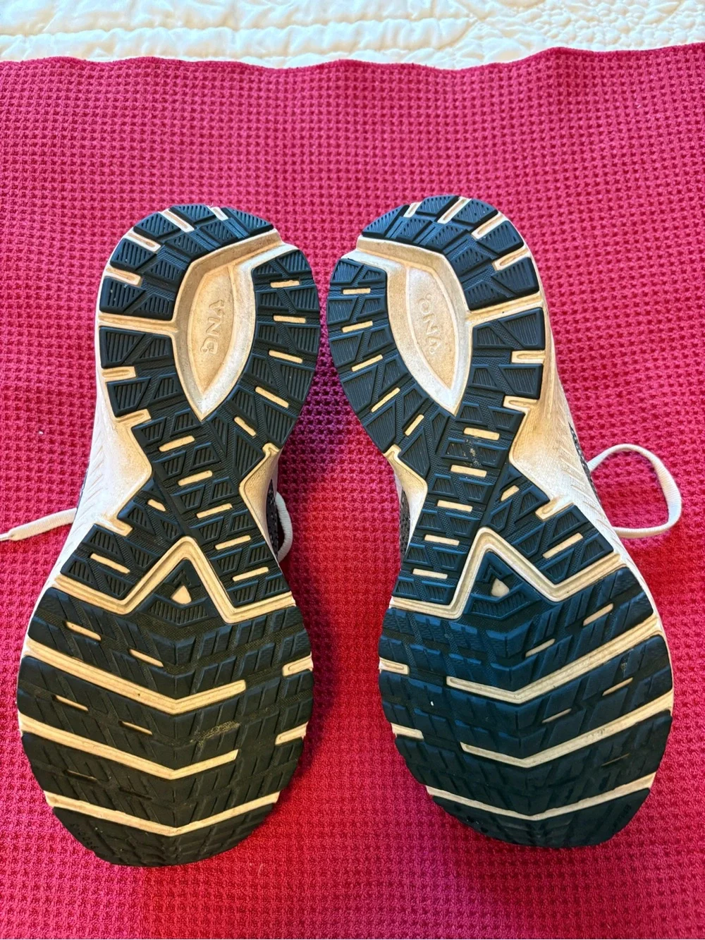 Brooks Launch 7 (1203221B062) Women 7.5